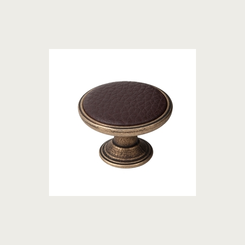 METAL KNOB 37MM ANTIQUE BRASS-SYNTH. LEATHER BROWN